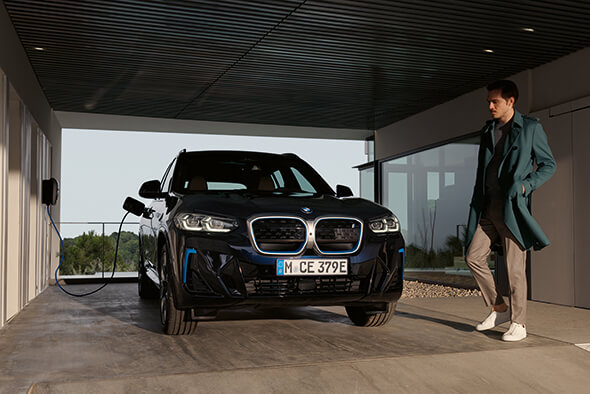 Bild för artikel - Upplev körglädjen med nya BMW iX3