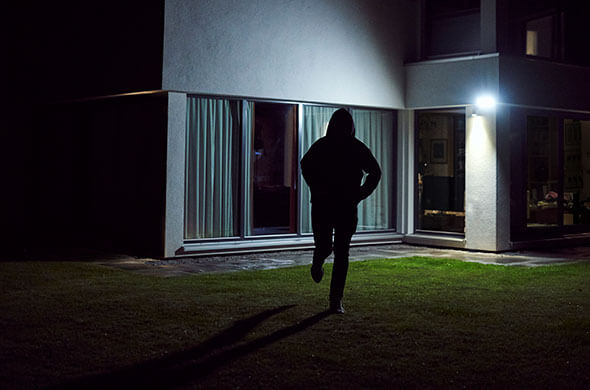 Bild för artikel - Lys upp i mörkret – och öka tryggheten hemma