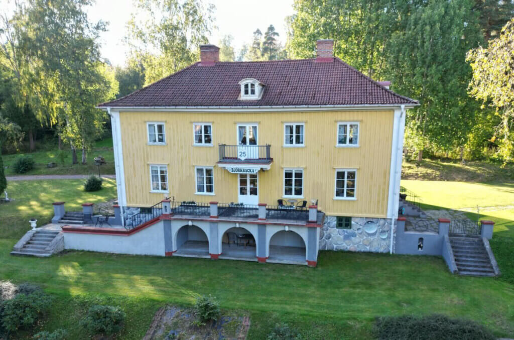 Bild för artikel - Storslagen villa i Grums från 1925 – nu till salu