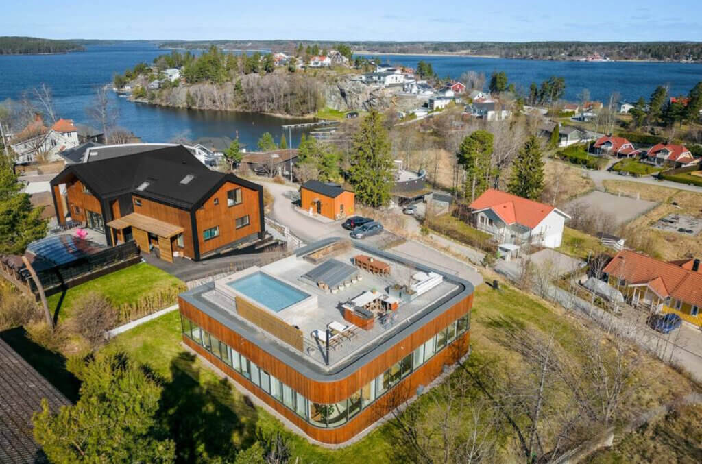 Bild för artikel - Villa G till salu – arkitektritad pärla med pool på taket