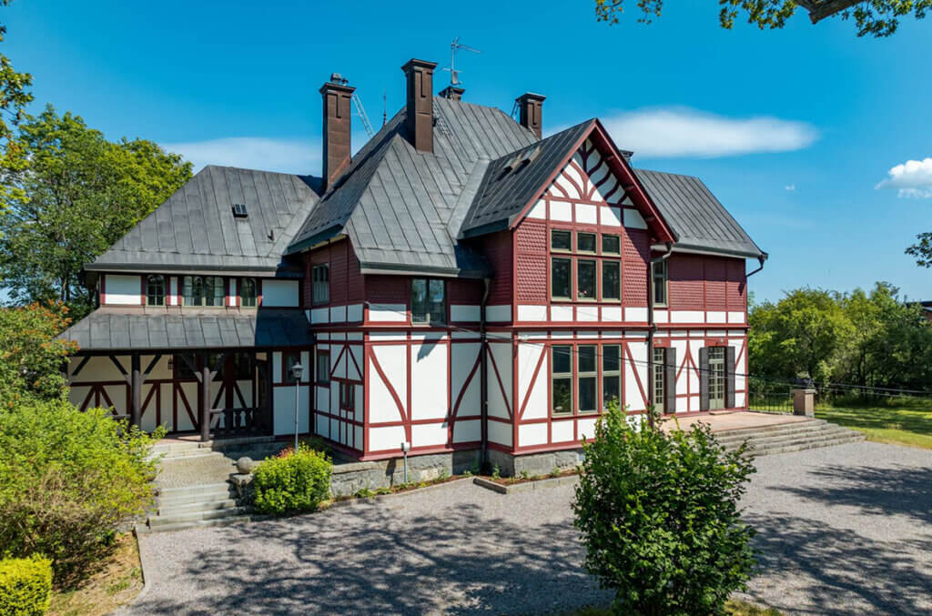 Bild för artikel - Sekelskiftesdröm i Djursholm – Villa Sperata till salu för 50 miljoner