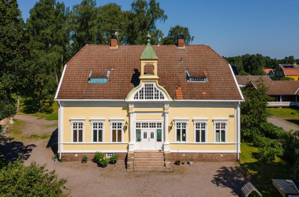 Bild för artikel - Gamla tingshuset säljs – cellerna kvar