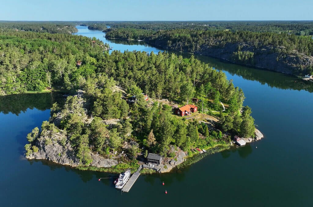 Privata udden i skärgården lockar tiotusentals