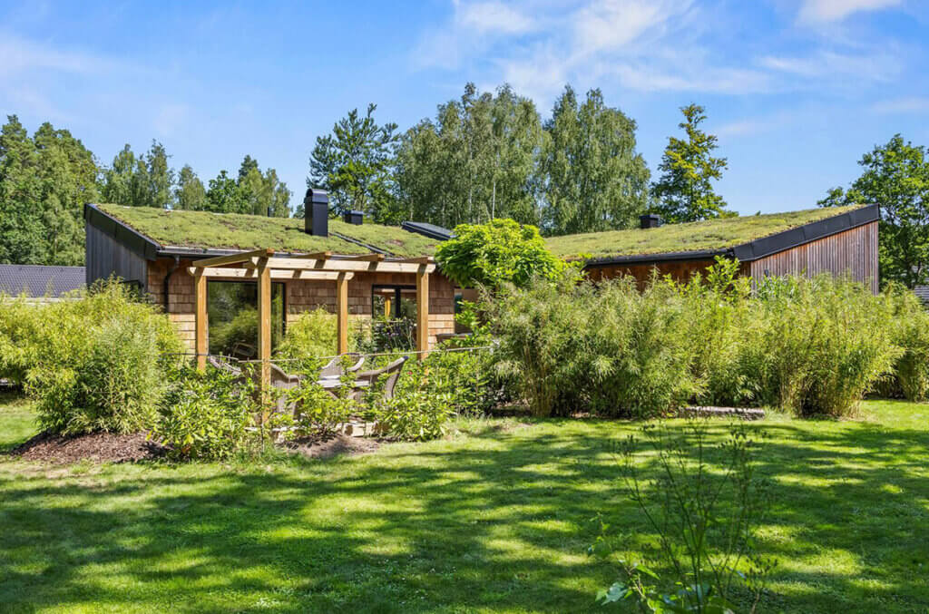 Bild för artikel - Prisbelönta arkitektvillan till salu – se bilderna